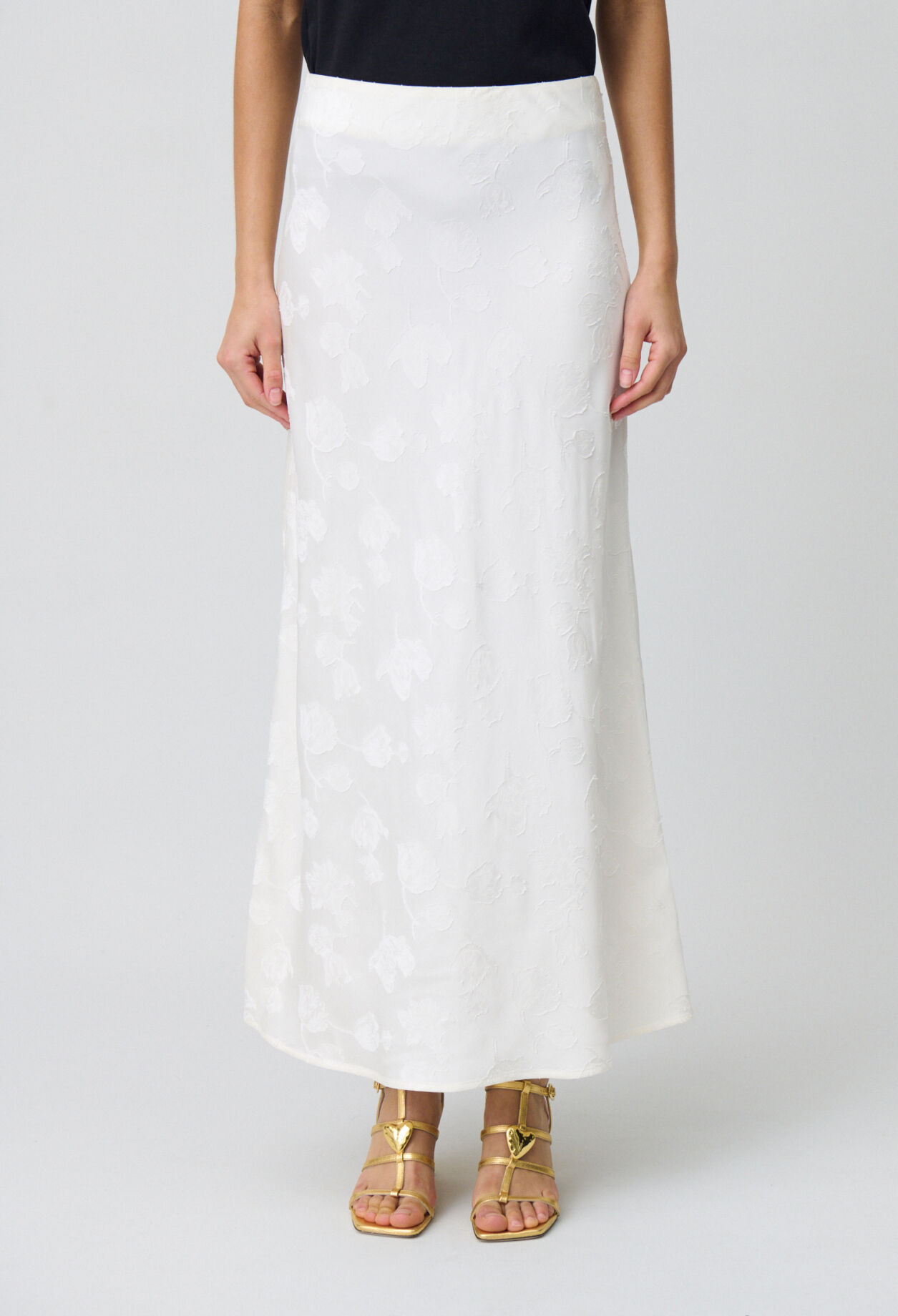 Mid-length flowy satin skirt 3 Mid-length flowy satin skirt
