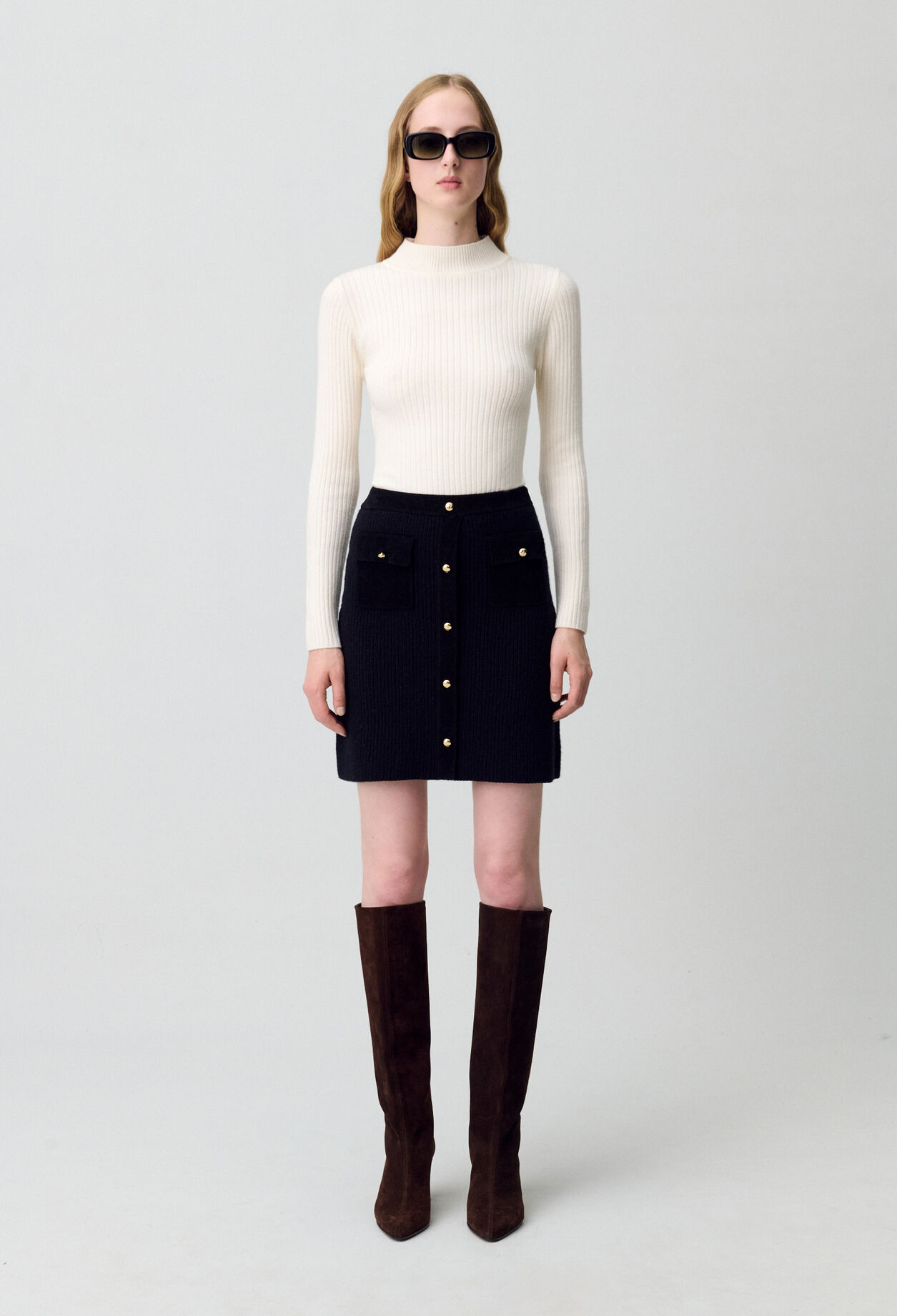 Short knitted skirt