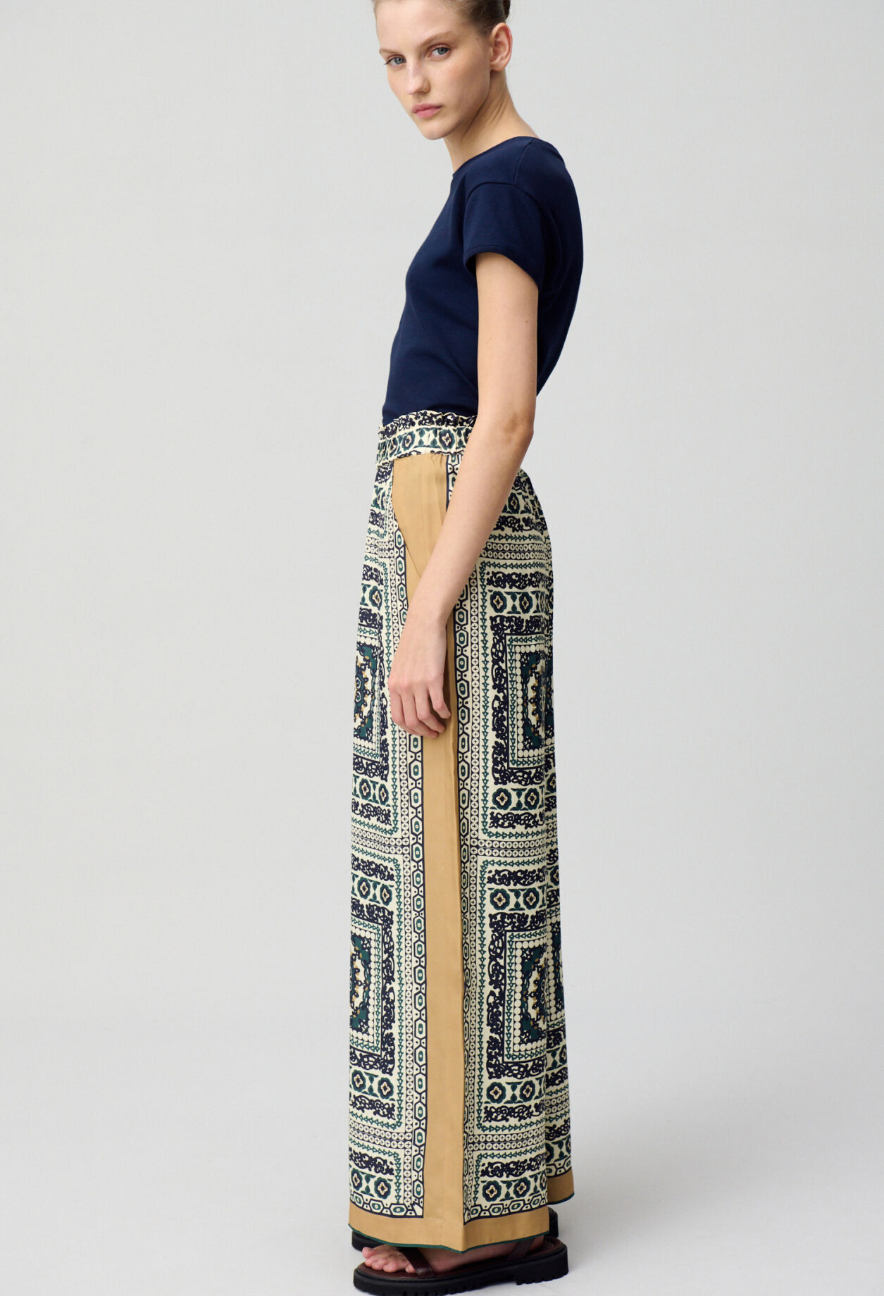 Flowing wide-leg print trousers 4 Flowing wide-leg print trousers